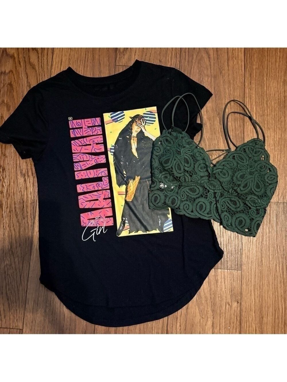 Bundle: Baby tee + VS bralette